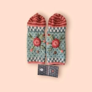 Lost Horizons Sundance Caralog Handwarmers - NWT